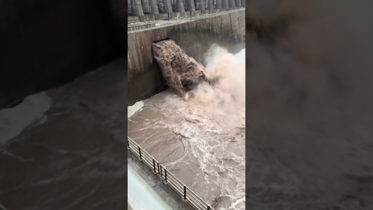 Dam spillway opened on emergency basis to meet the flood season| sudden rise in flood in dam
