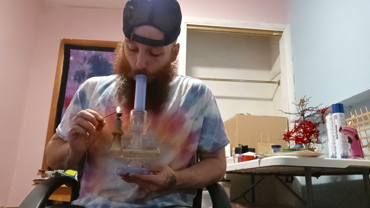 1st bong rip in the smoke room