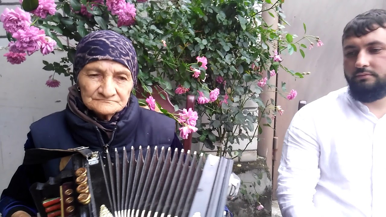 Назифат Чотчаева и Расул-хаджи Лайпанов. 