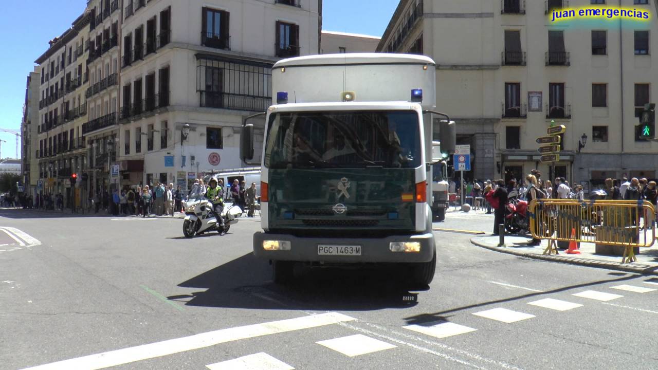 Escolta de la Policía Municipal  al Escuadrón de Caballería de la Guardia Civil. 2 mayo 2016