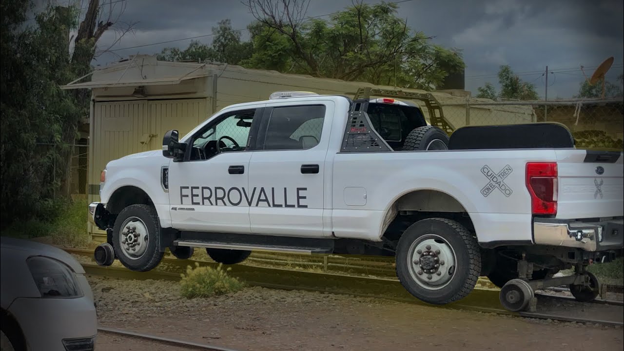 Así se sube un Hi-Rail a las vías del Tren! 😮🚂