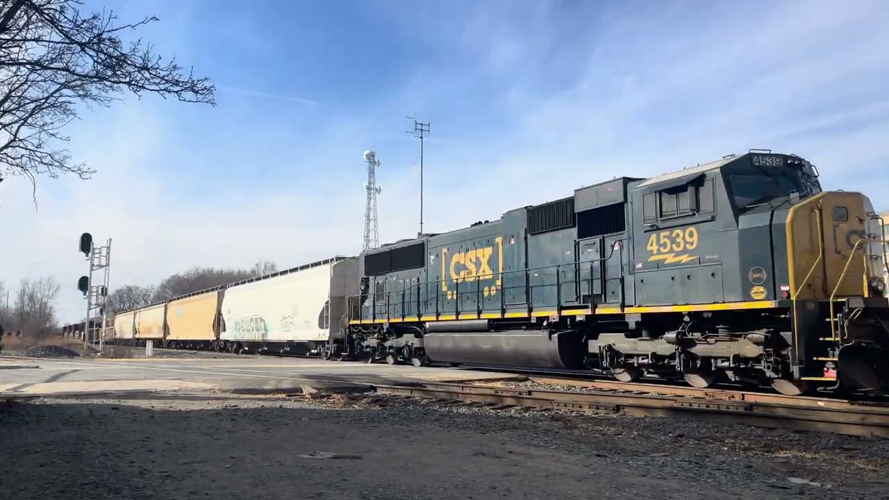 CSX M364 clears Muncie 