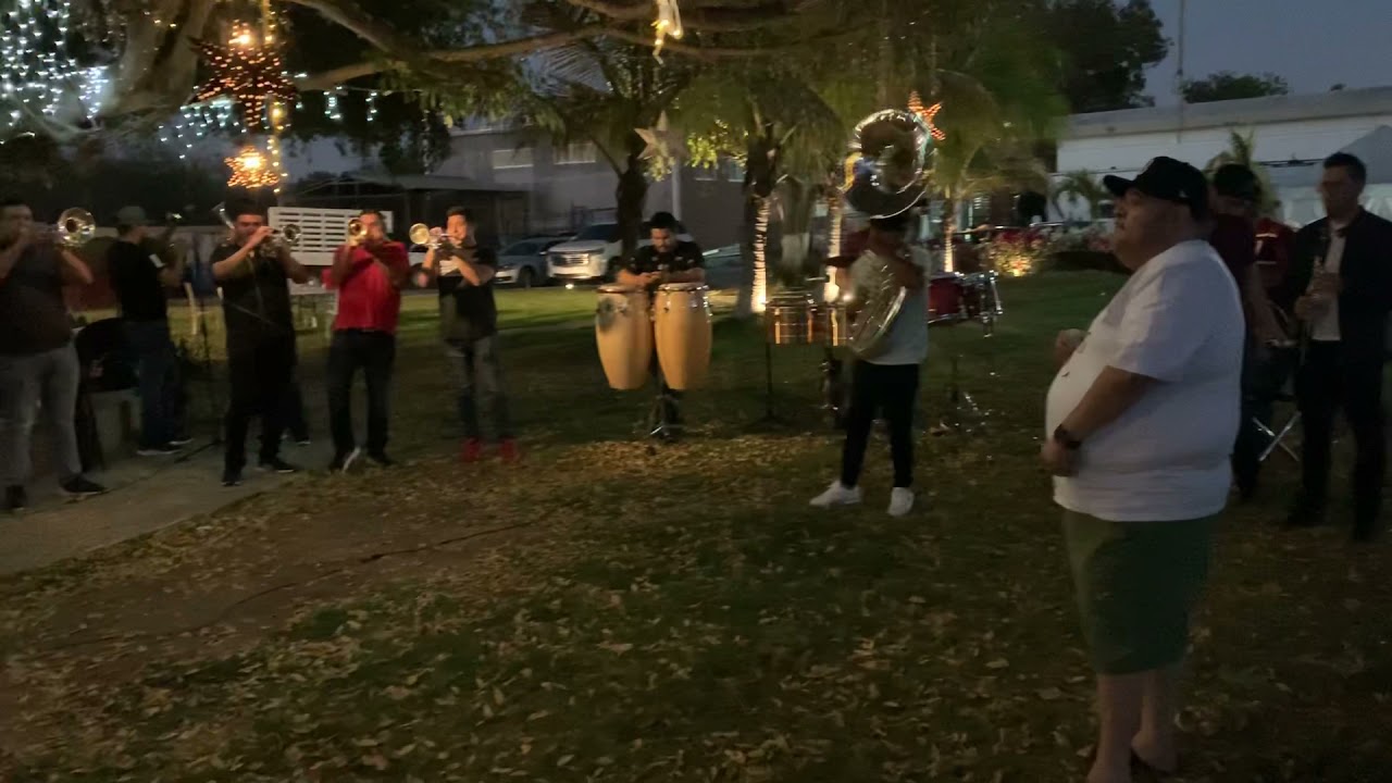 Los Dos Amigos ( Corrido ) - El Coyote y su Banda Tierra Santa ( En Vivo ).
