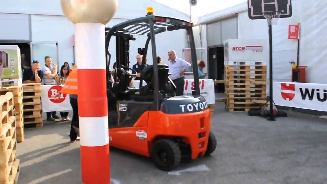 Clip circuito finalista in gara GP Carrellisti 2014 - Ungari