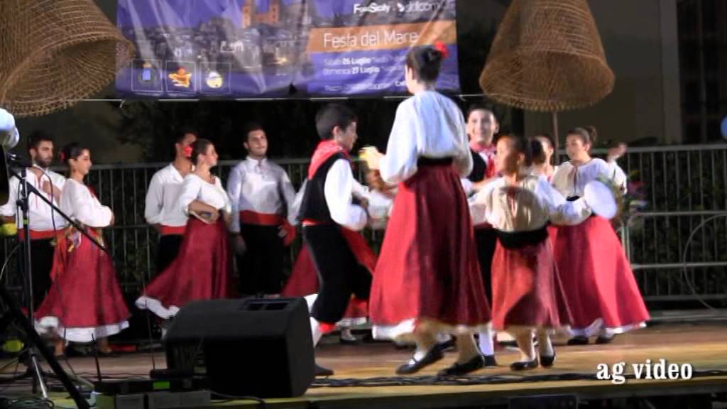 I Carrittieri di Cerda alla Rassegna del Folklore di Cefal&ugrave;