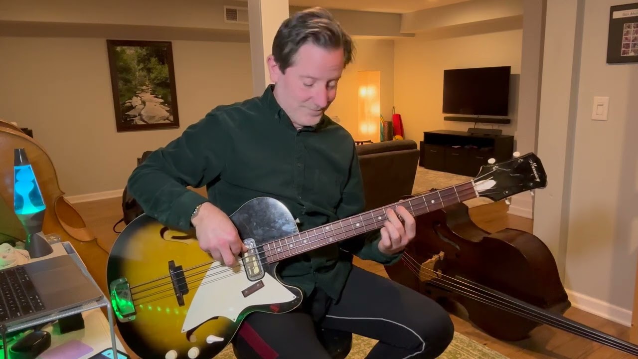 1967 Harmony H22 electric bass 