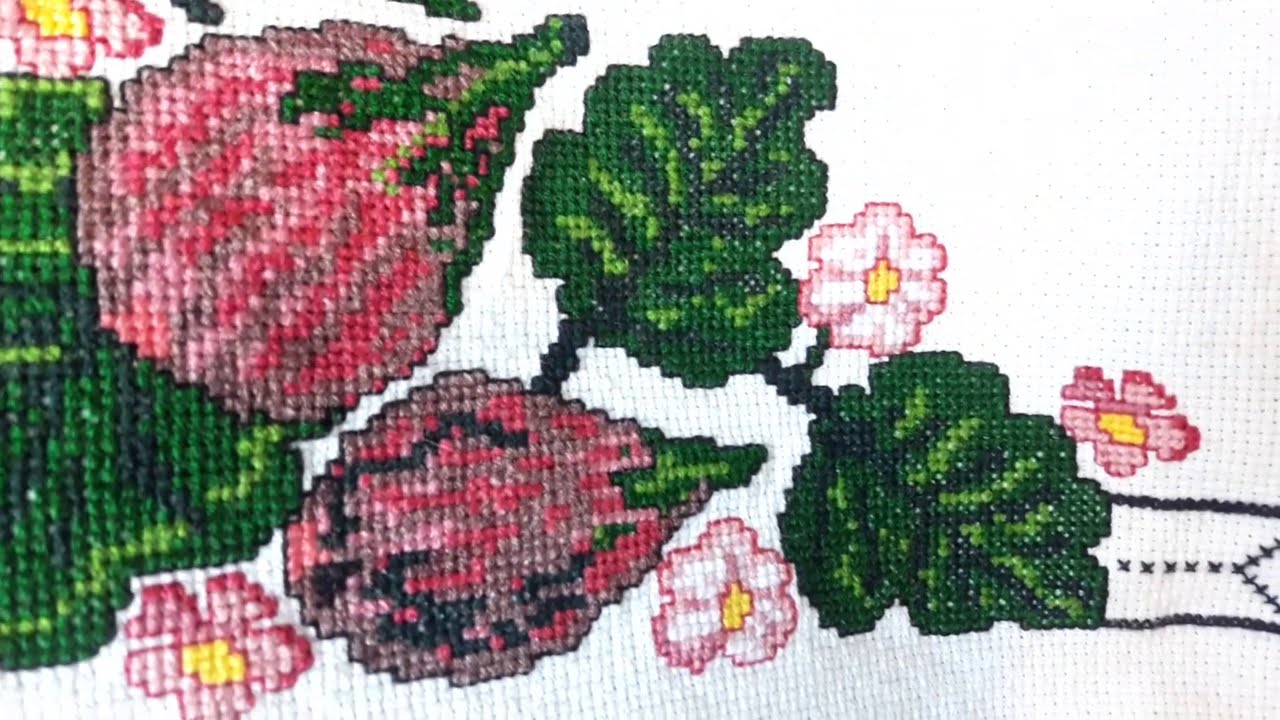 Tre Bellas Servilletas de 🌺🌼💐⚘ y 🍍🍋🍎🍓 en #puntodecruzluguis