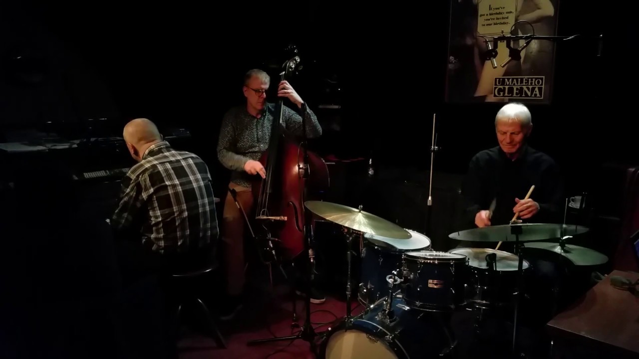 Alex Riel, Najponk, Hans Backenroth - Lester Leaps In / The Theme