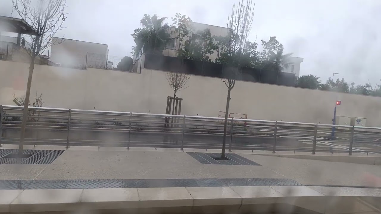 Tramway Montpellier rame CAF Urbos 100X entre Parc Font-Colombe et Grés de Montpellier sur le T5
