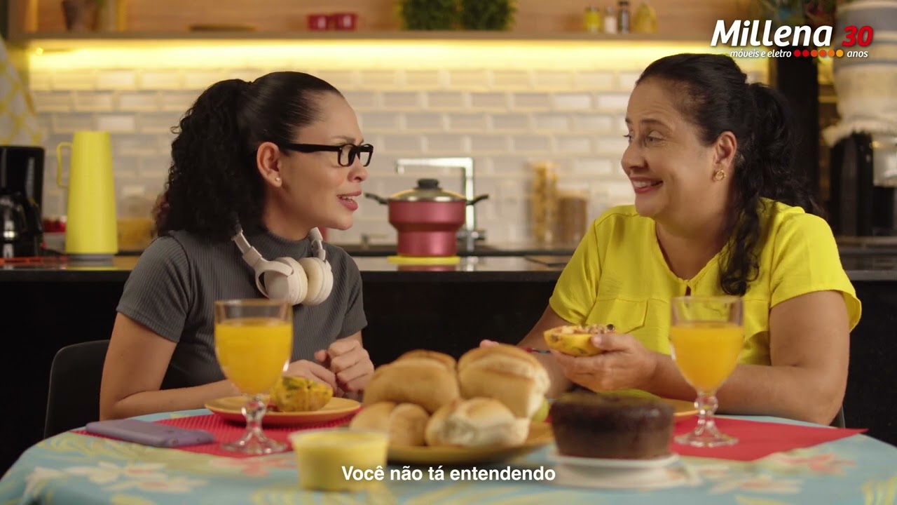 Mi e Lena ficam animadas com a possibilidade de ganhar um caminhão de prêmios na Black Premiada