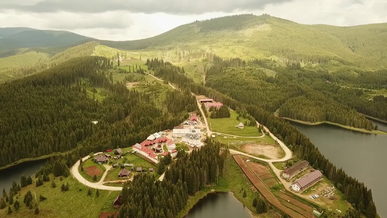 Manastirea Oasa si lacul Oasa