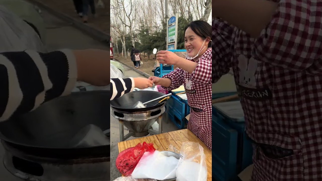 Today I m setting up a chicken soup and wontons stall. The freshly cooked chicken soup and