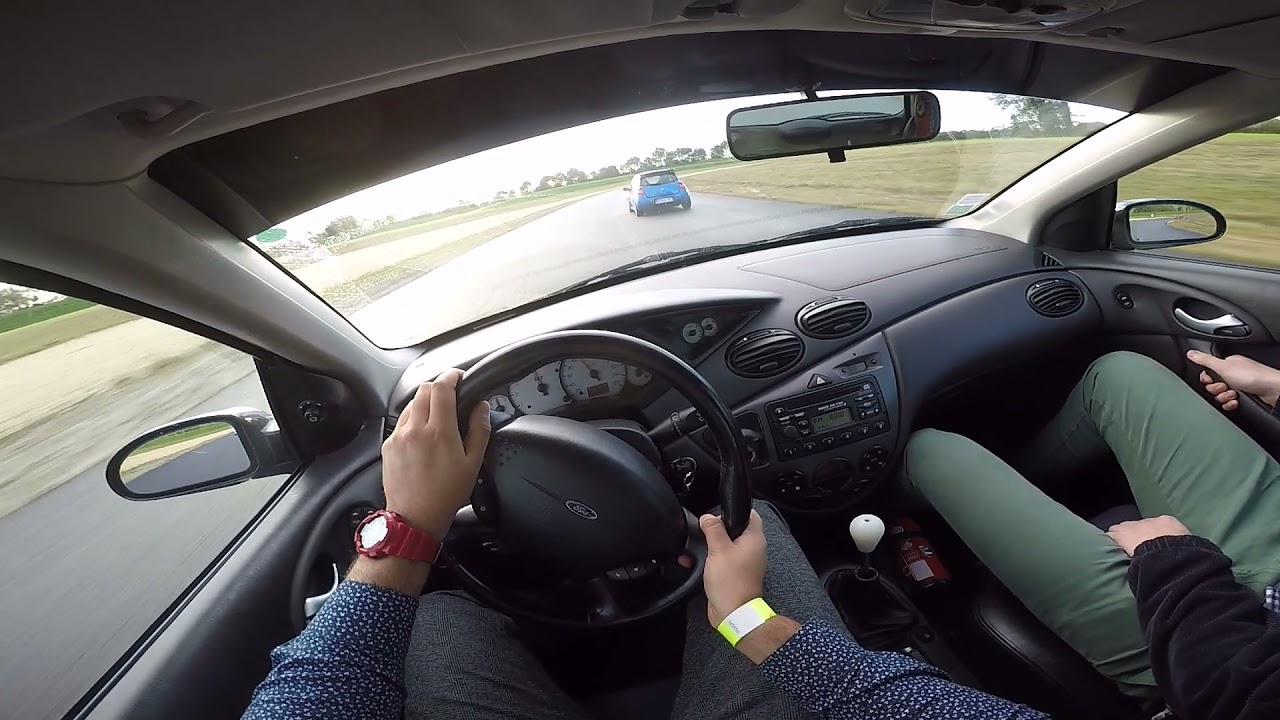 Focus ST170 chasing a Clio 3 RS