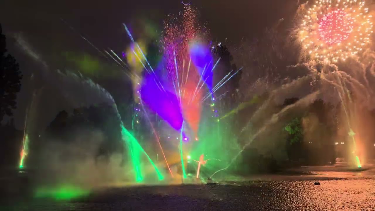 Halloween Screams with Fireworks @Disneyland Rivers of America 4K full show 2023