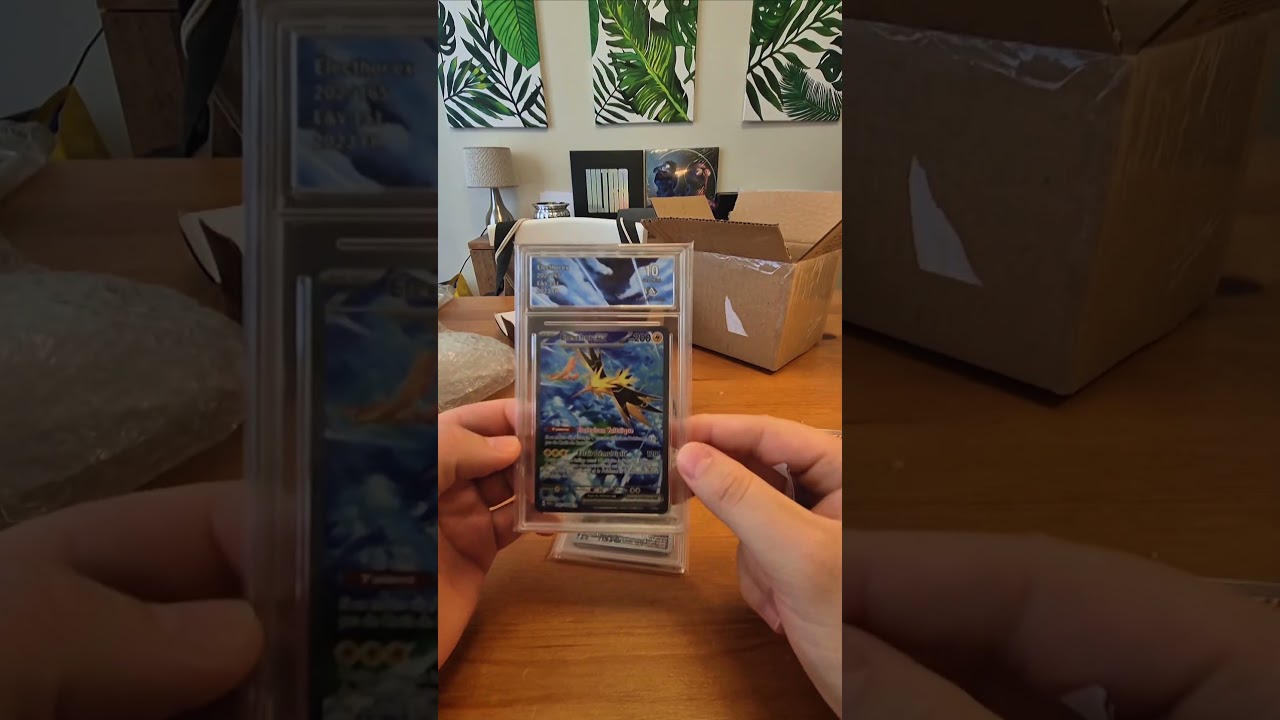 R&eacute;ception de carte grad&eacute;e de chez @CollectAura 🥰 Toi aussi tu as des cartes grad&eacute;es ?🔥 #pokemon