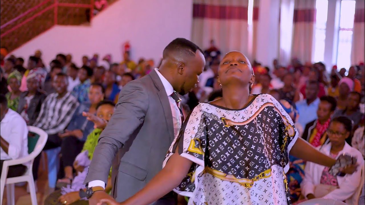 Mbega igitangaza wee!!🤔 Umugbo numugore nyuma yimyaka myinshi ba koze divorce muburiri barasubiranye