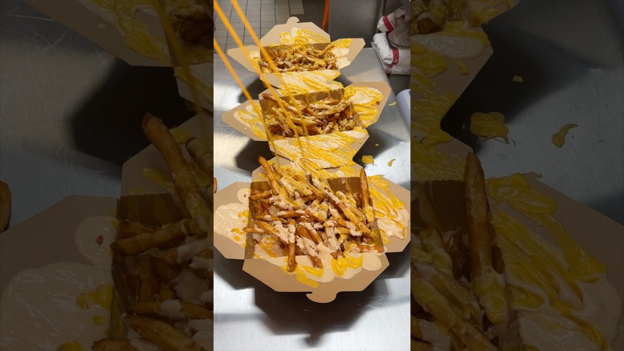 CRISPY CHICKEN, CHEESESTEAK, & SMASH BURGER FRIES from Hunchos in Astoria, Queens NYC! #DEVOURPOWER