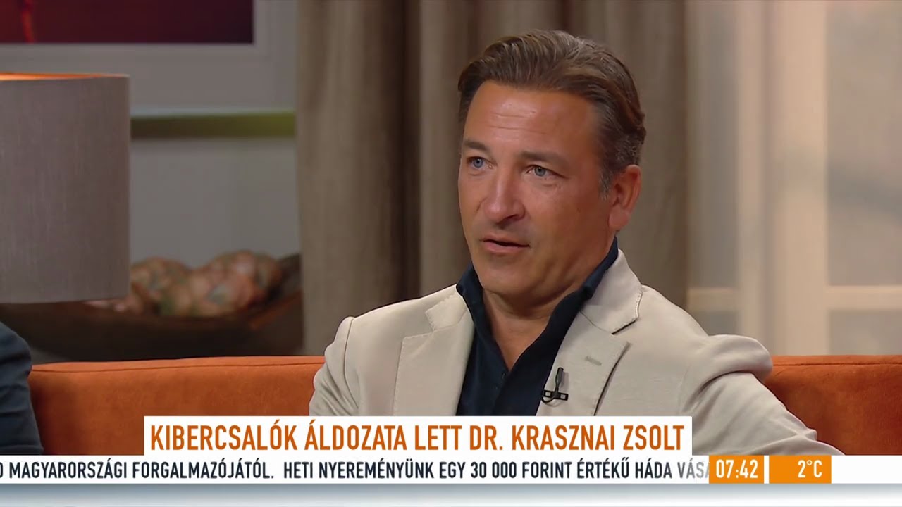 Kibercsal&oacute;k &aacute;ldozat&aacute;v&aacute; v&aacute;lt a h&iacute;res plasztikai seb&eacute;sz, Dr. Krasznai Zsolt