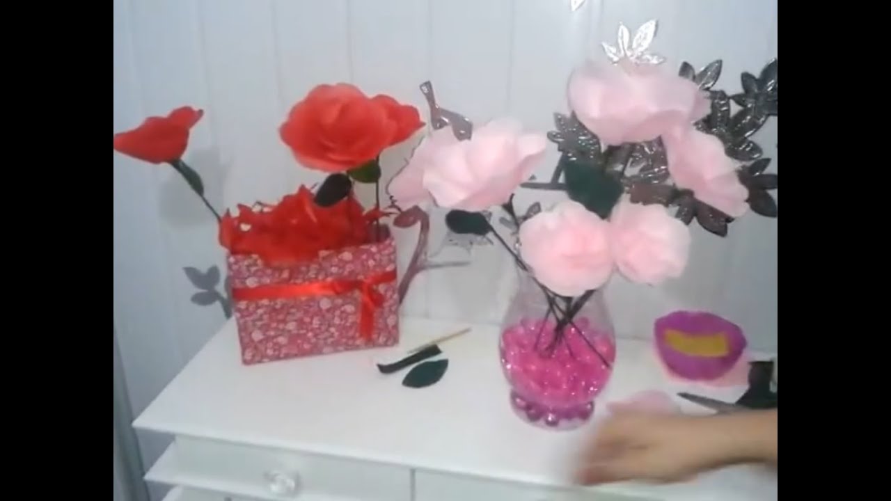 Aula 13 - Como fazer arranjos com flores de papel de seda (Rosas) - Artesanato
