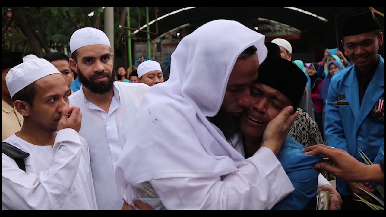 احتفال فى معاهد ودور القرأن فى دولة اندونيسيا بحضور فضيلة الشيخ عصام يوسف