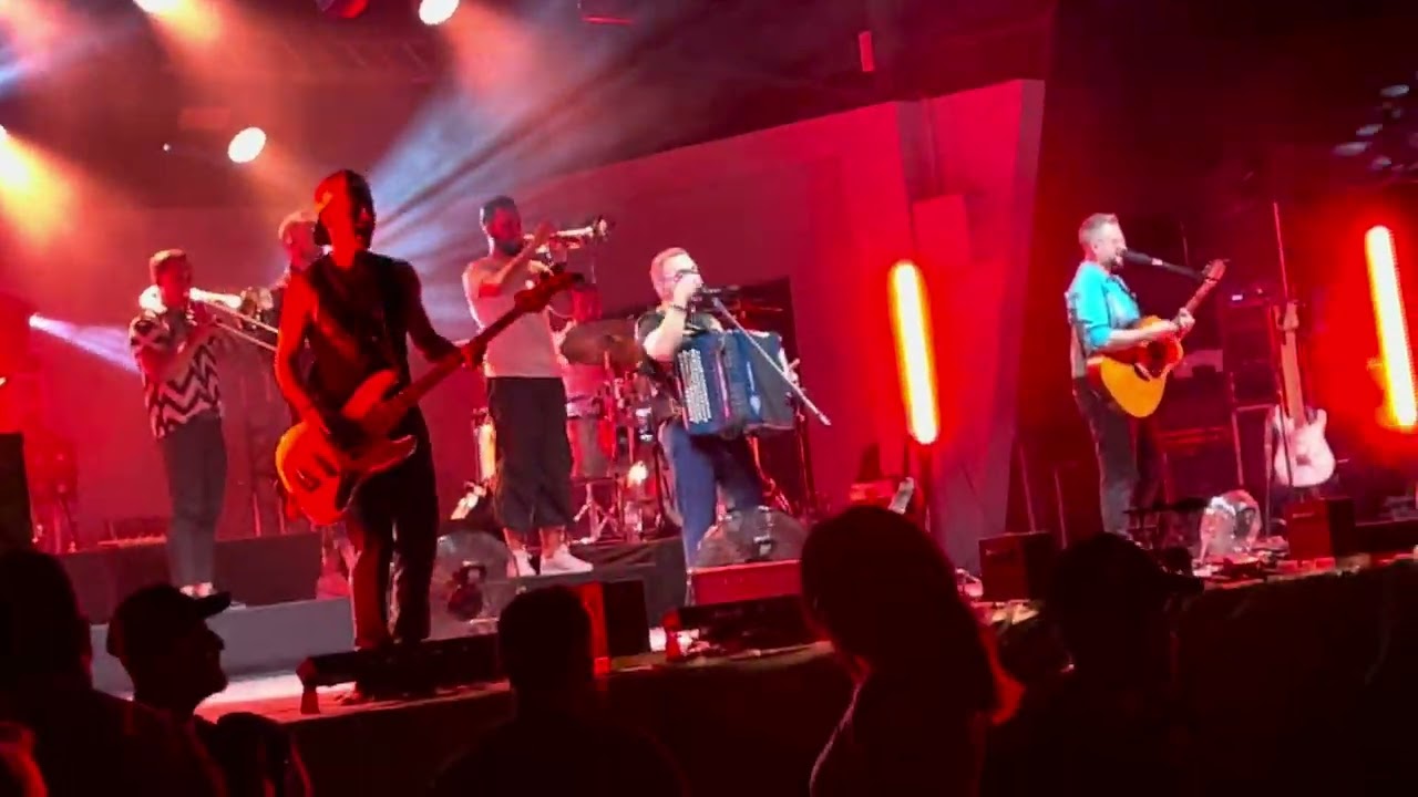 Enej - Kamień z napisem Love - 2024 Live