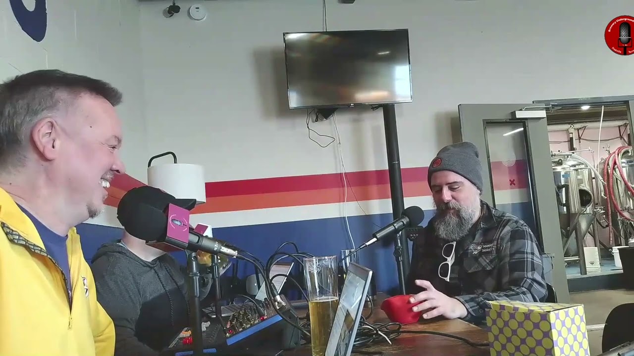 The lips ashtray from Episode 113