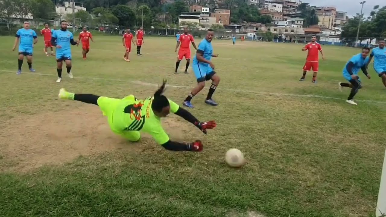 defesas só usando luva Ho soccer @m32venom M32 Venom o melhor goleiro do YouTube 2022.