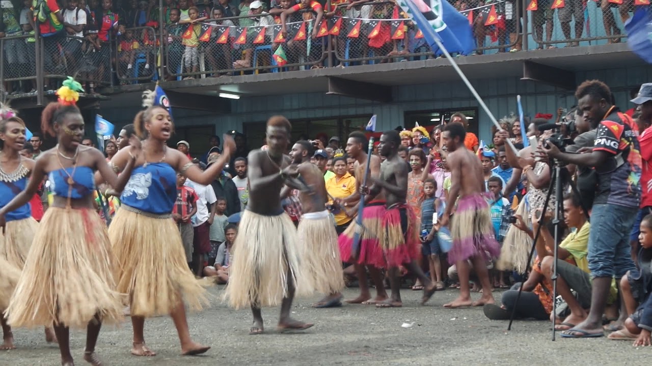 Lae Secondary AROB students (2016 Cultural Show)