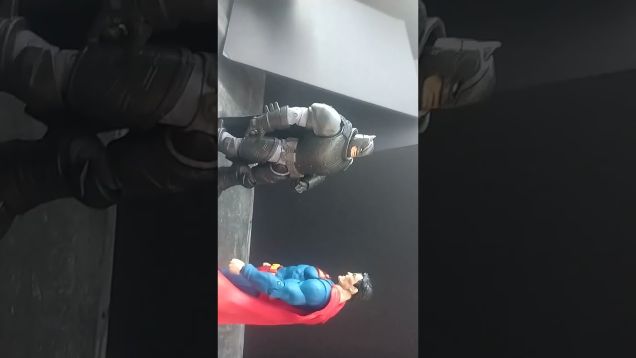 armored batman vs Superman 