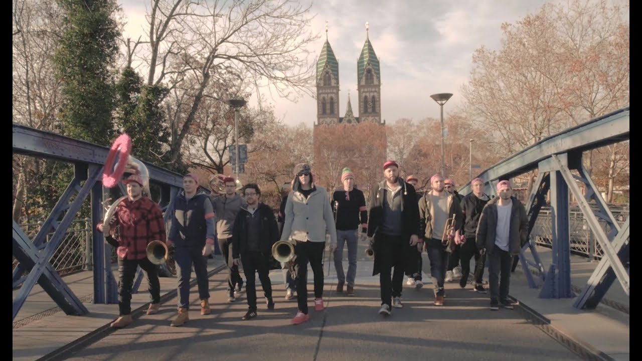 BRASSLUFTHAMMA - Brassluftparty (official video)