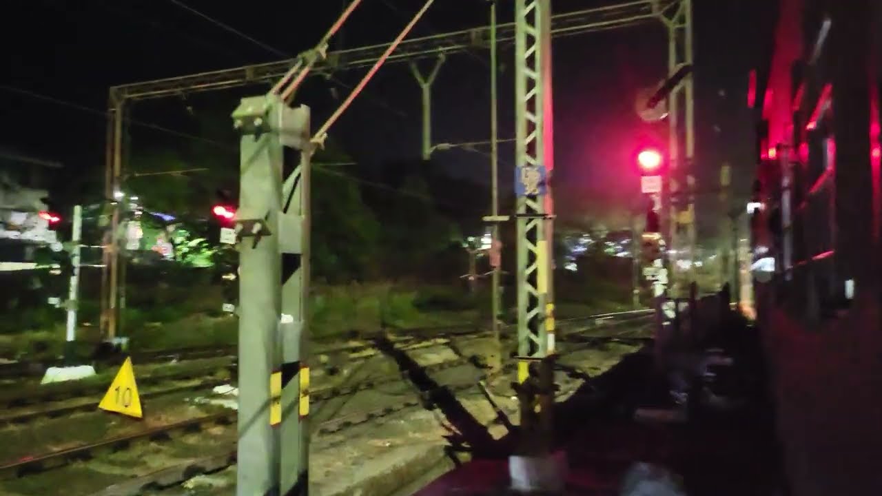 Igatpuri to nashik uncut night train journey || 22865 Ltt-puri sf exp #windowseat #nightjourney