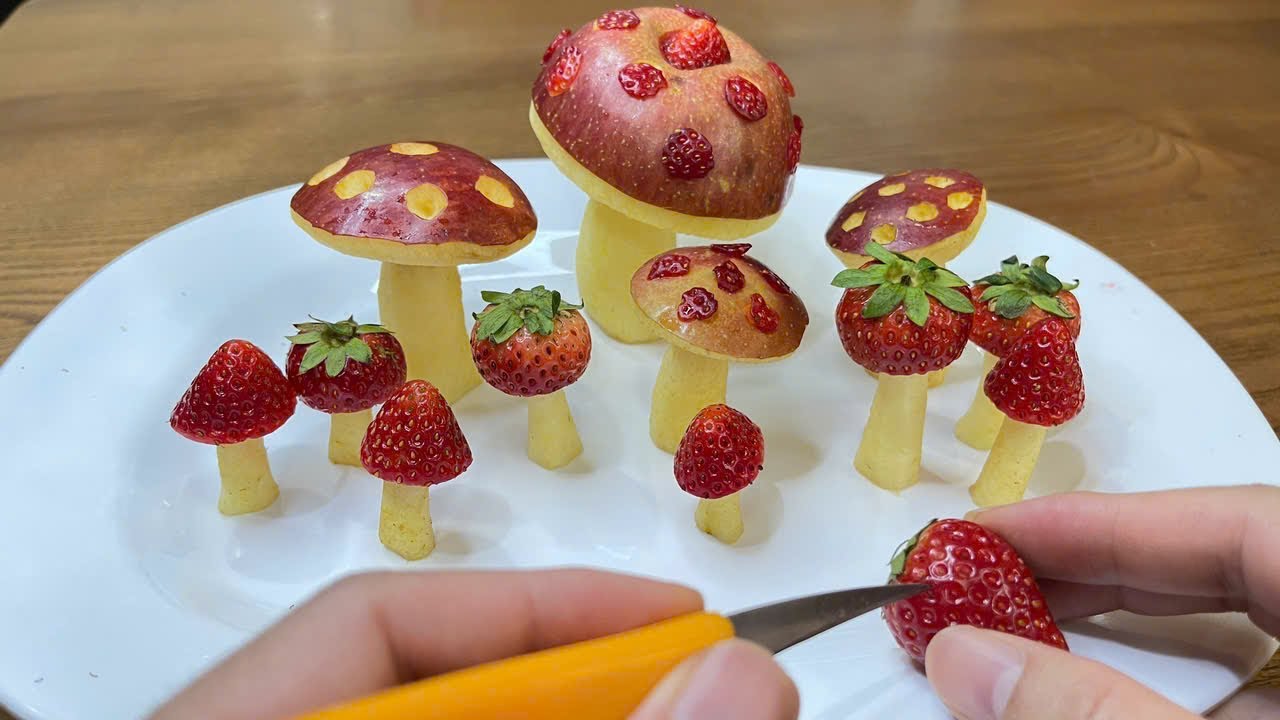 Turn Apples and Strawberries into Colorful Mushroom Fruit Art | Creative Fruit Platter Decoration