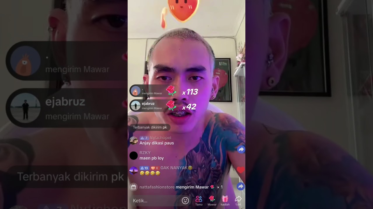 MOMEN LUCU ALOY LIVE DI SEBELAH!! source tt @MisterAloy