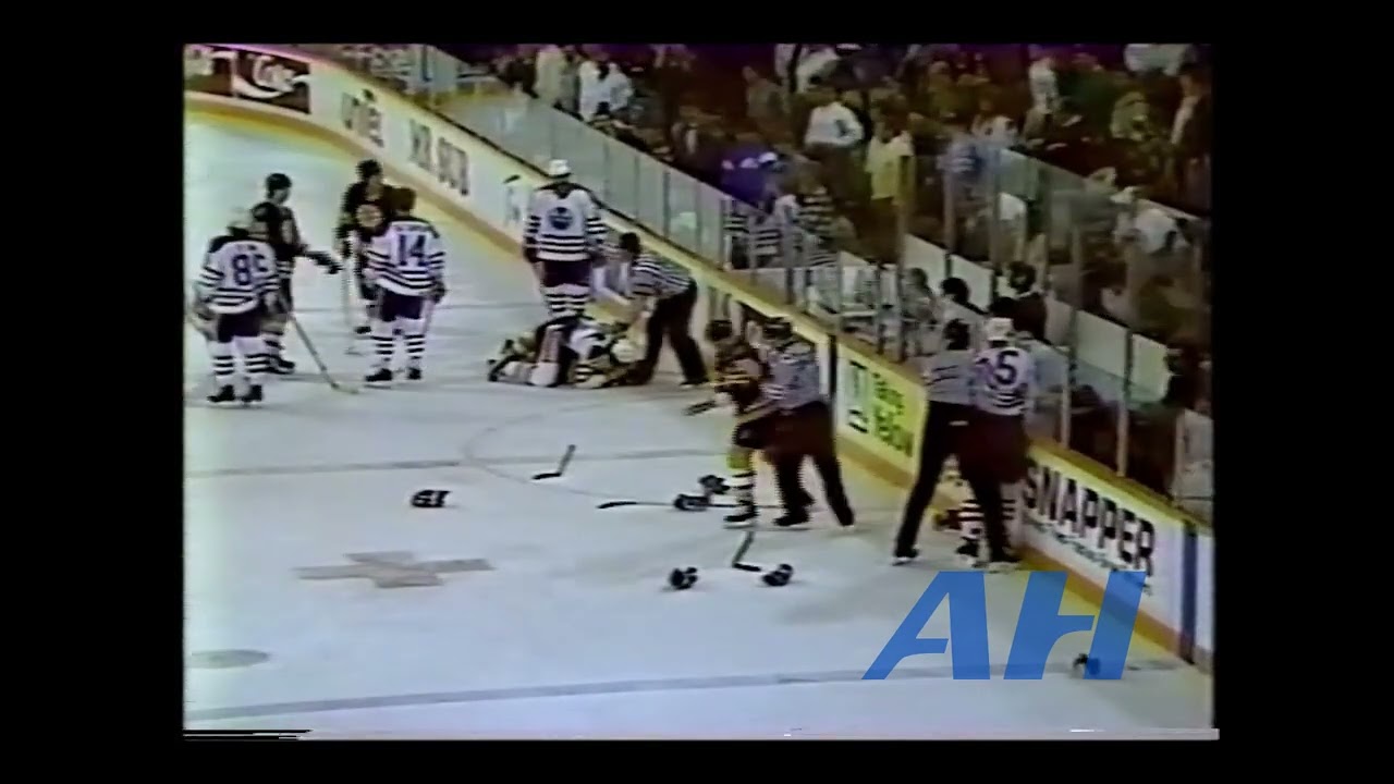 NHL Oct. 19, 1990 Edmonton Oilers v Boston Bruins (melee) Kelly Buchberger v Stephane Quintal