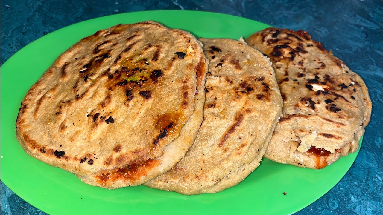 Gorditas rellenas de flor de calabaza y queso