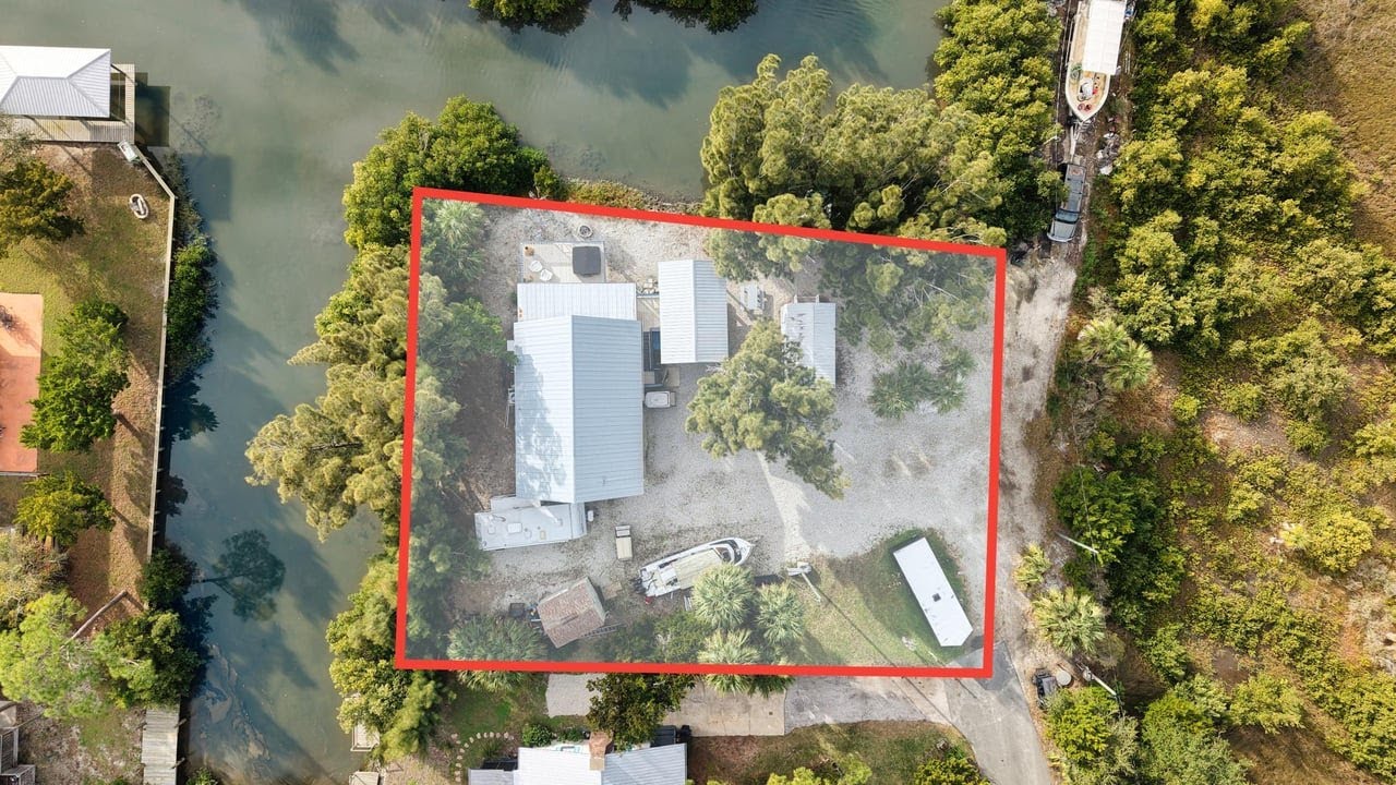 16490 Indiana Ave, Cedar Key, FL