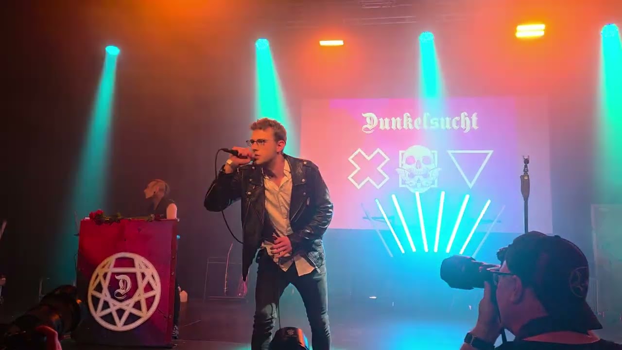 Dunkelsucht 'the silence you've been longing for' live Amphi 2025