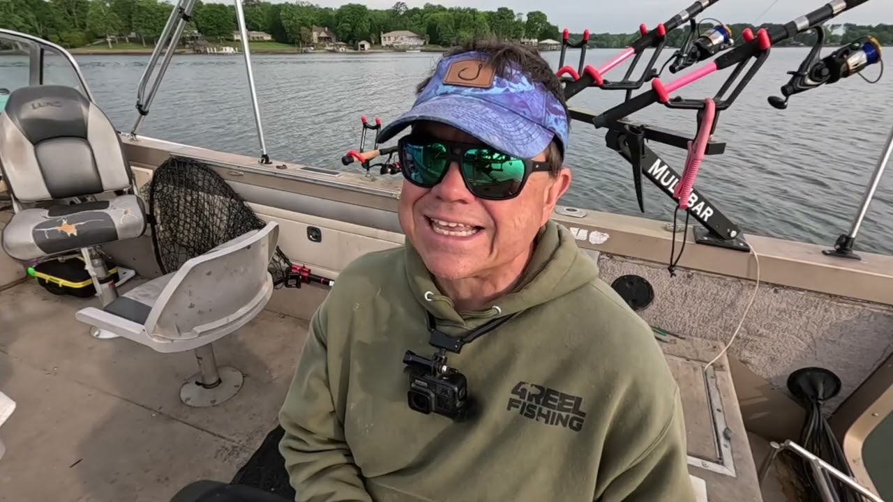 Which do you prefer? Spinning reel or Baitcaster Reel? #fishingequipment #spinningreel #baitcaster