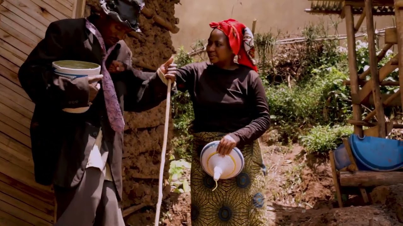 BIJIYOBIJA BAMUCIYE INYUMA AGIYE KUBA PASTOR