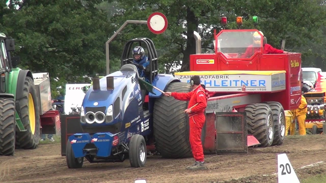 Super Stock 3,5t @ Tractor Pulling Haßmoor 2011