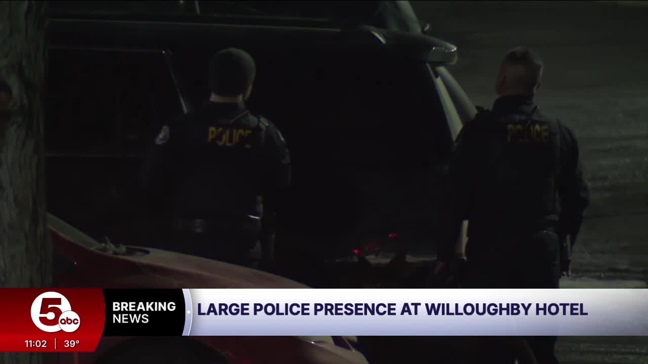 Large police presence at Willoughby hotel