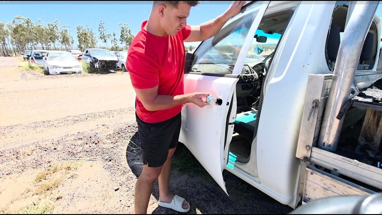 How to Remove & Replace Mitsubishi Triton Exterior Outer Door Handle ML MN Models 2005-2015