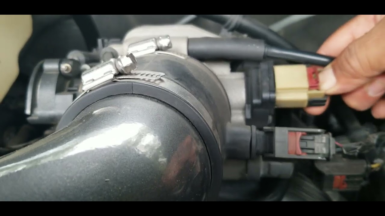 Como cambiar el sensor del acelerador de un jeep liberty 2004