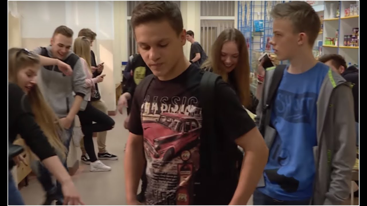 Licealista nie miał pojęcia skąd wszyscy w szkole poznali jego sekret [Szkoła odc. 443]