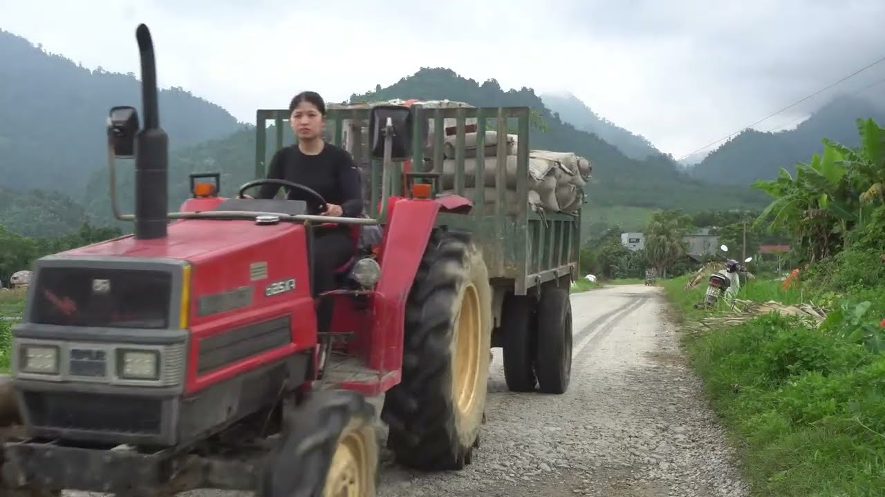 I Wish I Saw This! Girl Maneuvers Heavy Farm Trucks Transporting Materials and Survives a Flip!
