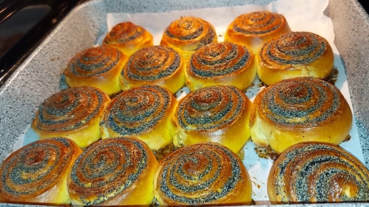 Ricetta Brioches GIRELLE ai Semi di Papavero/ Melci cu Mac /Poppy seeds brioche Recipe
