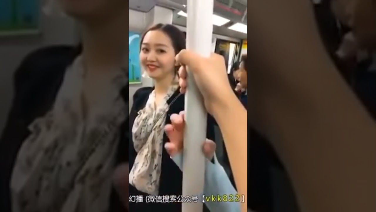 Holding hands on train / funny reaction