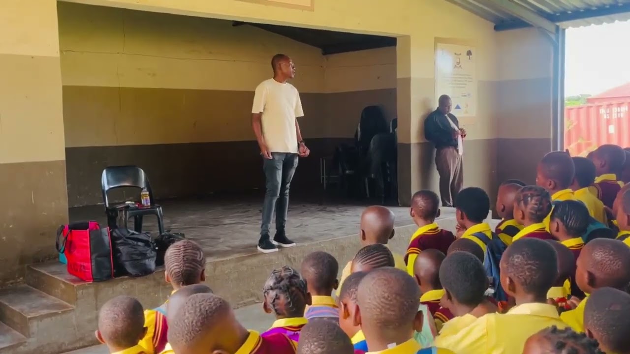 Vince The Poet Doing Comedy For Kids @Matikinya Primary School In Hluvukani Village Bushbuckridge