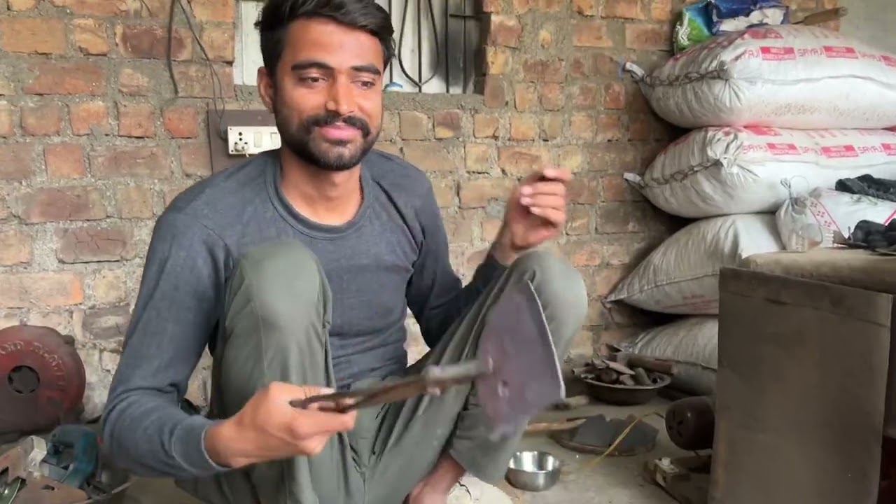 Kbani ki kulhadi bnate huye lohe ke pipe ki