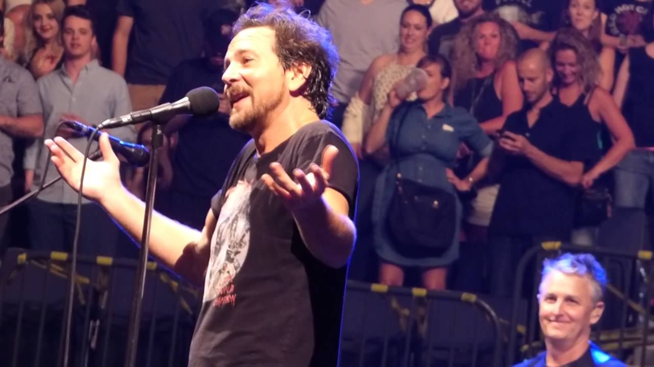 Pearl Jam - In The Moonlight - Tampa (April 11, 2016)
